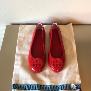 Tory Burch Ballet Flats in Patent Red